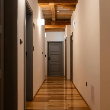 Dum U Mesta Milana - Sedm Dveri, Sedm Svetu 4* Lanskroun