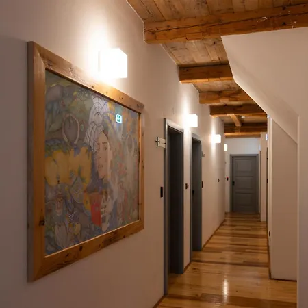 Dum U Mesta Milana - Sedm Dveri, Sedm Svetu Guest house 4*