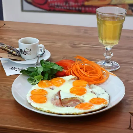 Dum U Mesta Milana - Sedm Dveri, Sedm Svetu Lanškroun