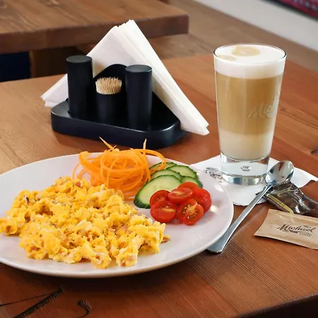 Dum U Mesta Milana - Sedm Dveri, Sedm Svetu Guest house 4*